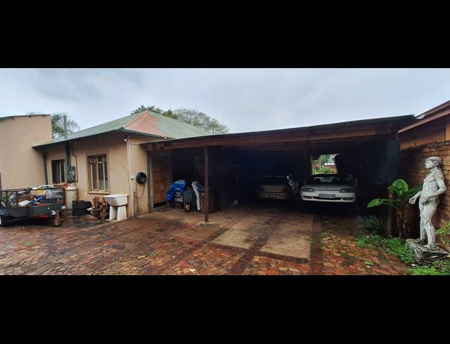 4 bed property for sale in CAPITAL PARK